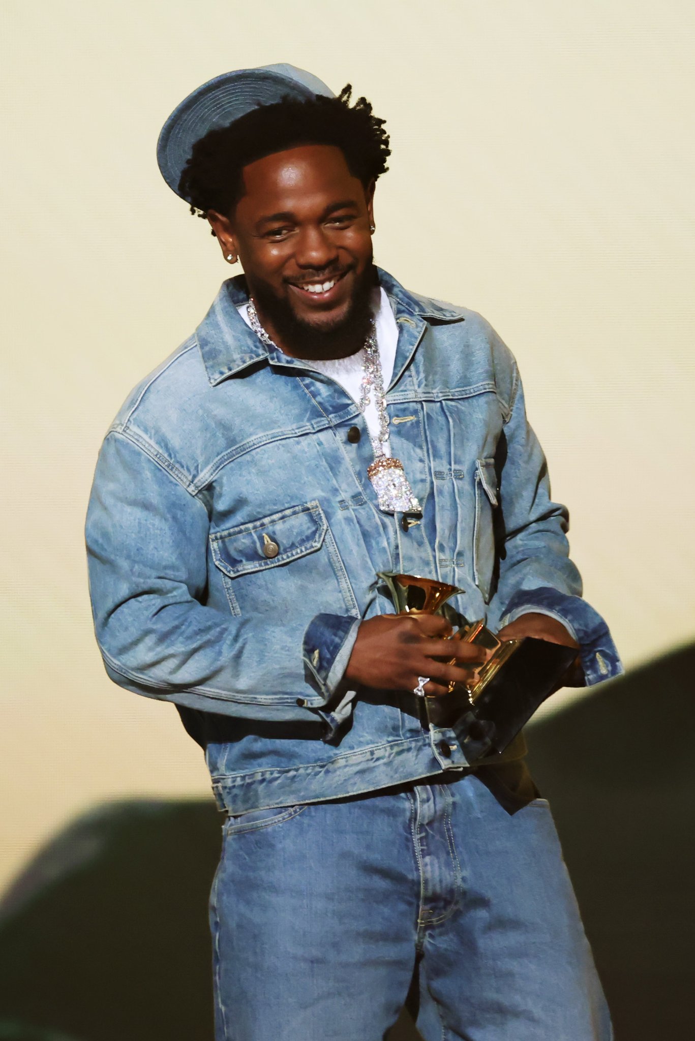 Kendrick Lamar Shows Up in a “Canadian Tuxedo” to Accept Record of the Year for Not Like Us